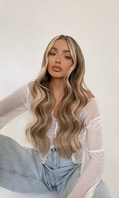 Blonde Hair Looks, School Hairstyles, Hair Stylies, Long Blonde, Hair Stylist Life, Hair Inspiration Color, Easy Hairstyles For Long Hair