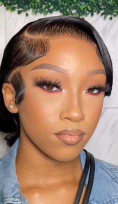 Birthday Inspo Makeup, Simple Makeup Looks Birthday, Hoco Makeup Black Women, Cute Soft Glam Makeup Looks, Grad Makeup Ideas, Pop Of Color Under Eye Makeup Black Women, Makeup Beat Black Women, Blue Natural Makeup Looks, Easy Bold Makeup Looks