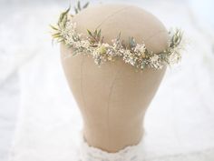 Dried flower crown wedding baby's breath crown dainty | Etsy Chamomile Flower Crown, Midsommar Birthday, Dainty Flower Crown, Baby's Breath Crown, Quince Crown, Dried Baby Breath, Simple Flower Crown, Baby Breath Flower Crown, Dried Flower Crown