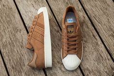 Mens Dress Shoes Guide, Adidas Superstar Outfit, Adidas Superstar 80s, Under The Microscope, Adidas Shoes Originals, Right Light, Mens Casual Outfits Summer