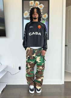 Camo pants @ on instagram : 11dyingwishes Camo Pants Outfit Men Streetwear, Outfits With Camo Pants, Camo Pants Fit, Camo Pants Outfit Men, Camo Pants Men, Camo Pants Outfit, Roddy Ricch, Casual Man, Pants Outfit Men