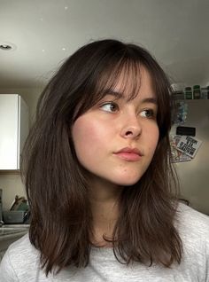 Haircut For Straight Hair With Bangs, Short Haircut Wispy Bangs, Korean Mid Length Hair With Bangs, Subtle Bangs Straight Hair, Short Brown Hair With Bangs And Layers, Soft Curtain Bangs Short Hair, Brown Lob With Curtain Bangs, Wispy Bangs Lob, Trending Bangs 2024