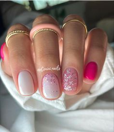 Nagellack Trends, Glitter Rosa, Shellac Nails, Dipped Nails, Nail Art Ideas, December 7, Fancy Nails, Chic Nails