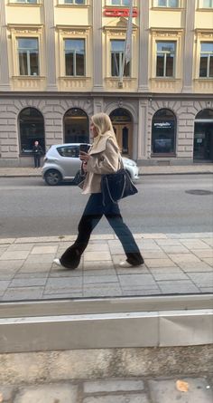 Sweden Street Style, Stockholm Winter, Stockholm Fashion Week, Copenhagen Style, Paris Outfits, Stockholm Fashion, Fall Fits