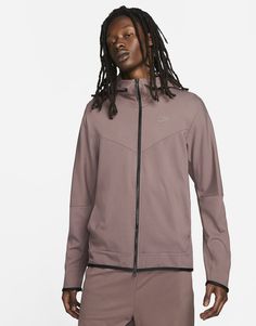 Head out in this men's Tech Fleece Hoodie from Nike. In a Rust Pink colourway, this loose-fitting hoodie is cut from smooth, lightweight blended fabric for everyday comfort. It features a full-zip fastening and roomy hood for coverage, with elasticated trims to hold the shape and spacious side pockets for storage. Finished up the iconic Futura logo. Machine washable. Nike Tech Fleece Hoodie, Quarter Zip Men, Nike Sportswear Mens, Tech Fleece Hoodie, Nike Sportswear Tech Fleece, Running Hoodie, Nike Sweats, Nike Gold, Polyester Jacket