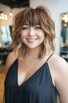 Mom Haircut For Plus Size, Hair Colors For Round Faces Plus Size, Fall 2024 Hair Trends Round Face, Round Cheeks Haircut, Short Haircuts Round Face Women, Round Face Haircuts Fine Hair, Lob Haircut Fine Hair Round Face, Flattering Haircuts For Plus Size, Hair Styles For Round Faces 2020