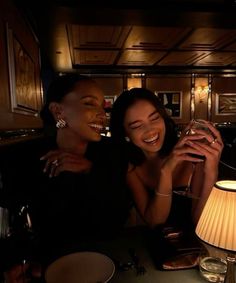 Jazz Bar, Rich Girl Aesthetic, Black Femininity, Best Friends Aesthetic, Dark Feminine Aesthetic, Jazz Club, Classy Aesthetic, The Windy City