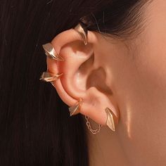 Gender : Unisex Model Number : ATMD18W15 Shape\pattern : Geometric Style : TRENDY Material : Metal Metals Type : zinc Alloy Earring Type : CLIP EARRINGS Fine or Fashion : fashion Item Type : EARRINGS Item Type:Ear Bone ClipStyle:Devil ClawMaterial:AlloySize:6.1cmColor:GoldGender:Women/Lady/GirlOrigin:ChinaFunction:JewelryGift for:Women/Lady/GirlOccasion:Party/Office/WeddingPackage include:1 Pcs Of Ear Clip(just for right ear) WHAT ABOUT REFUND?   Fast refund,100% Money Back Guarantee. If your pr Punk Mode, Punk Earrings, Ear Cuff Earings, Estilo Punk, Hip Hop Jewelry, Ear Cuffs, Fantasy Jewelry, Gothic Jewelry, Fashion Jewelry Earrings