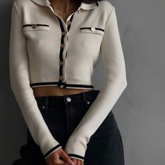 Autumn Jacket, Model Magazine, Mode Casual, Lifestyle Inspiration, Jeans White, White Crop, Casual Fall Outfits, Fashion Girl