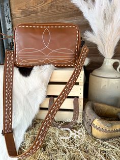 Gorgeous genuine leather with the trendy boot stitch on it! 11” x 7 1/4” x 3” Ranch Wife, Ranch Wear, Trendy Boots, The Ranch, Handbag Accessories, Sales Gifts