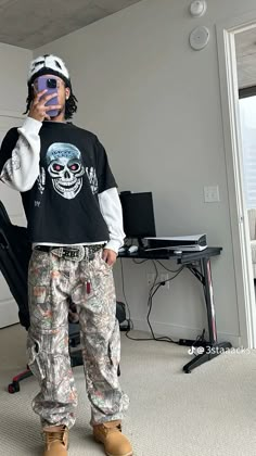 Camo Streetwear, Gallery Dept Camo Pants, Streetwear Fashion Camo Pants, Patchwork Camo Pants, Military Camouflage Bottoms For Streetwear, Fashion Major, Streetwear Inspiration, Streetwear Fits, Fly Outfit