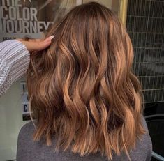 Dreamy Hair, Boho Makeup, Ginger Hair Color, Lob Hairstyle, Lob Haircut, Hair Done, Brown Hair Balayage, Brown Blonde Hair