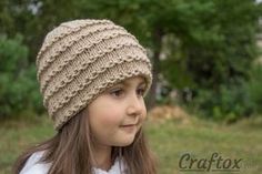 Easy beanie knitting pattern. Free. A beautiful, practical hand-knitted hat. It will suit a little girl or older girls. A model is stylish and pretty, it is good both for autumn and winter. The hat is very easy to make, it will be knitted just in a few ho Child Hat Knitting Pattern, Knitting Beanie, Easy Knit Hat, Beanie Knitting Patterns Free, Knit Beanie Pattern, Beanie Knitting, Free Front