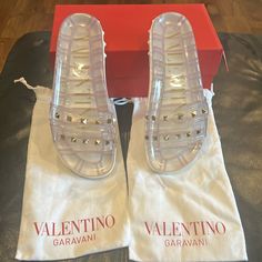 Brand New Full Set Valentino Garavani Clear(Pvc)/Rock Stud Slides.Excellent Flawless Slides. Valentino Rock Studs, Valentino Garavani Shoes, Shoes Brand, Valentino Garavani, Shoe Brands, Full Set, Women's Shoes Sandals, Slides, Shoes Sandals