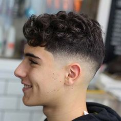 Hairstyles For Teenage Guys, Undercut Curly Hair, Curly Undercut, Cortes De Cabello