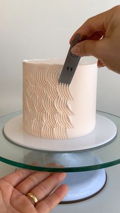 Cake Icing Designs, Palm Leaf Cake Design, Chocolate Cake Icing, Icing Designs, Easy Icing, Cake Designs For Kids, Buttercream Decorating, Cupcake Decorating Tips, Cake Decorating For Beginners