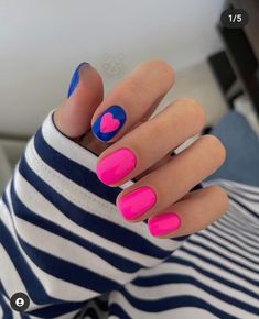 90s Short Nail Designs, Bright Sns Nails, Dipped Short Nails, Gel Manicure Short Nails Summer, Spring Bright Nails, Rainbow Toe Nail Designs, Trendy Gel Nails Spring, Cute Dip Nails Ideas Summer, Dip Powder Nails Colors Summer Short