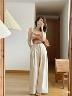 Outfit Ideas Monsoon, Petite Short Legs Outfits, Modern Feminine Style Outfit, Outfit For Picnic Casual, Cute Korean Fashion Summer, Korean Casual Outfits Simple, Tita Outfit Ideas, Picnic Outfit Ideas Casual, Outfits Verano Aesthetic