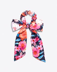 Tie Scarf Scrunchie in Wildflower Bouquet Maxi Outfits, How To Dress A Bed, Casual Date Night, Tie Scarf, Wildflower Bouquet, Draper James, Casual Date, Mini Dress Casual, Floral Midi Dress