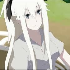 an anime character with long white hair and blue eyes