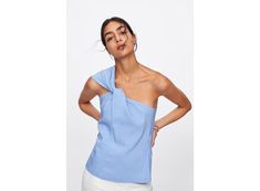 ASYMMETRIC TOP WITH KNOT Vestidos Maxi, Bleu Pastel, Top Ideas, One Shoulder Top, Hottest Fashion Trends, Asymmetrical Tops, One Shoulder Tops, Women Shirts Blouse, Mode Inspiration