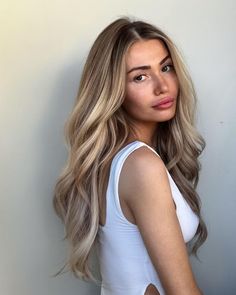 6 Spring 2024 Hair Color Trends To Try Before The Season Starts Caramel Drizzle Hair, Ashy Caramel Hair, Blonde Variations, Icy Hair Color, Edge Hairstyles, Icy Hair, Spring Hair Color Trends, Color Trends 2024, 2024 Hair Color