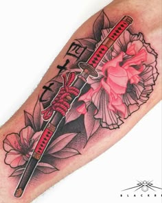 Japanese Swordsman Tattoo, Tanto Tattoo, Arm Cover Up Tattoos, Anime Tattoo Ideas, Red Tattoo Ideas, Red Ink Tattoo, Simple Tattoos For Guys, Samurai Tattoo Design, Red Tattoo