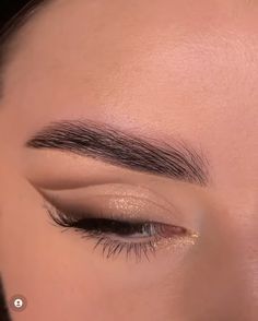 Circle Eye Makeup, Simple Brown Eyeshadow Looks, Casual Eyeshadow, Nude Eyeshadow Looks, Eyeshadow As Eyeliner, Beige Makeup, Eye Makeup Images, Wedding Eye Makeup, Prom Eye Makeup