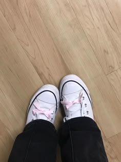 Coquette Shoes Sneakers, Shoes Aesthetic Converse, Bow Converse, Pink Shoes Aesthetic, Coquette Converse, White Converse Aesthetic, Pink Converse Outfit