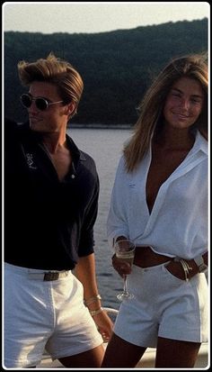 Manifest the Old Money Couple Lifestyle NOW! Elegance, refinement, and sophistication for a timeless way of living. From Fashion to Hobbies & … Yacht Outfit, Boating Outfit, On A Boat, Estilo Preppy, Classy Casual