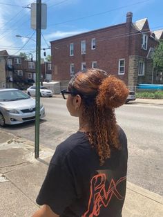 Ginger Dye Hair, Ginger Dye, Hairstyle On Curly Hair, Natural Curly Hairstyles For Black Women, Really Curly Hair, Hair Ginger, Half Up Half Down Hairstyle, Down Hairstyle, Hairstyle Curly