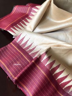 Sambalpuri Saree, Saree Tassels Designs, Kanjivaram Sarees Silk, Boat Neck Blouse Design, Simple Saree Designs, Saree Tassels, Crepe Silk Sarees, Cotton Saree Designs, The Moth