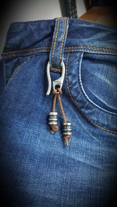 Jeans Chain, Leather Jewels, Vintage Leather Belts, Denim Projects, Diy For Men, Mens Casual Dress Outfits, Casting Jewelry, Mens Fashion Casual Outfits, Sewing Leather