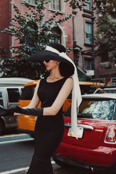 Holly Oversized Wool Hat & Fringe Dress Costume Set Inspired By Breakfast At Tiffany’s | Fashion, Hepburn style, Vintage fashion Skandinavian Fashion, Look Retro, Classy Aesthetic, Material Girl, Mode Inspo, Moda Vintage, Looks Chic