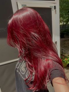 Funny Haircuts, Cherry Red Hair Color, Red Wine Hair, Unique Haircuts, Vibrant Hair Color, Red Balayage Hair, Red Hair Color Ideas, Black Red Hair, Cherry Red Hair