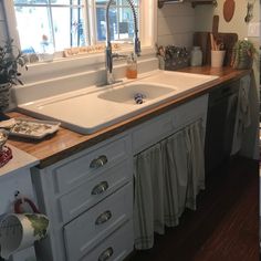 the kitchen sink is clean and ready to be used as a dishwasher or faucet