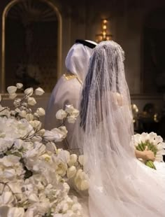 Arabic Wedding Aesthetic, Saudi Arabian Wedding, Arab Wedding Aesthetic, Khaleeji Wedding, Saudi Wedding, Arab Bride, Princess Wedding Theme, Arabic Wedding