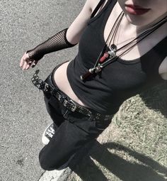 Korn Outfit Aesthetic, Drainer Core Outfits, 2000s Alt Aesthetic, Numetal Outfit, Numetal Aesthetic Outfits, Alt Y2k Outfits, Nu Metal Makeup, Numetal Aesthetic, Korn Aesthetic