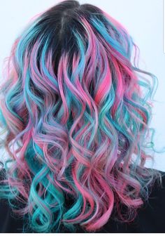 Cotton Candy Colored Hair, Hair Color Blue And Pink, Mermaid Colored Hair, Pink And Blue Tips Hair, Blue And Pink Hair Color, Pulpriot Haircolor Ideas, Pastel Color Hair Ideas, Cute Hair Ideas Color, Hair Color Ideas Crazy