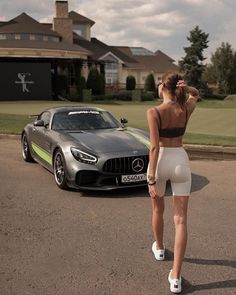 Luxury Clothes Aesthetic, Luxury Lifestyle Women, Rich Girl Lifestyle, Rich Lifestyle, Luxury Lifestyle Dreams, Future Lifestyle, Rich Life, Dream Lifestyle, High Society