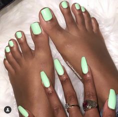 Nail Paint Ideas, Yellow Toe Nails, Nail Designs Easy Diy, Nail Polish Colors Summer, Yellow Nail Art, Pedicure Colors, Yellow Nail, Pretty Toe Nails