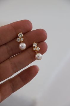 Bridal Look, Stylish Jewelry, Diamond Cluster, Exquisite Jewelry, Elegant Earrings, Pearl Drop, Gold Earrings Studs, Jewelry Gift Box, Wedding Nails