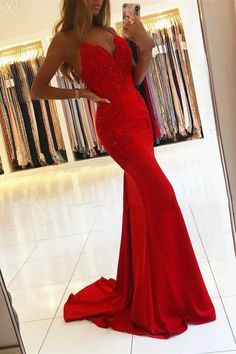 Vestido de baile sereia Scarlet Siren adornado com apliques delicados - Bridelily Backless Evening Gowns, Prom Dresses 2022, Red Mermaid, Prom Dresses 2023, Evening Dress Long, Lace Prom Dresses, Prom Dresses 2024, Dresses 2022, Backless Prom Dresses