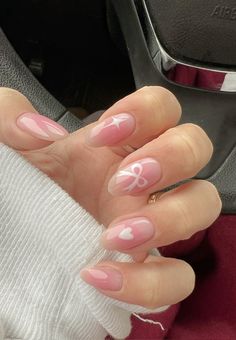 The Best Summer Nails, Pink Nails Design Simple, Cute Subtle Nails, Cute Nail Designs White, Cocette Nail Ideas, Coquette Nail Inspo Almond, Cute Grad Nails, Nail Inspired Summer, Cute Short Nails For Summer