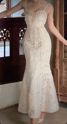 Chic Cocktail Dress, Old Fashion Dresses, Everyday Fashion Outfits, Fantasy Gowns, Gala Dresses, Modest Fashion Outfits, Glam Dresses