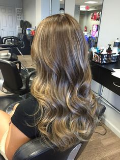 Curled Highlighted Hair, Brightened Brown Hair, Fall In Hawaii Outfits, Blended Brunette Balayage, Textured Balayage, Beige Brown Balayage, Lightly Curled Hair, Balyage Long Hair Brunettes, Curled Brown Hair