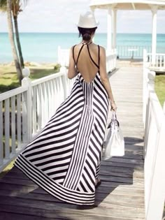 STRIPE CROSS BACK MAXI DRESS Stile Casual Chic, Beach Maxi Dress, Maxi Robes, Emilio Pucci, Looks Style, Mode Inspiration, Outfit Casual, Nantucket, Beach Dresses