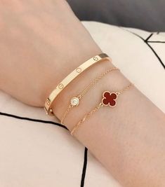 Bracelets Minimalist, Bracelets Trendy, Screw Bracelet, Luxury Bracelets, Love Bangle, Bracelets Cute, Designers Jewelry Collection, Trendy Bracelets, Cartier Jewelry