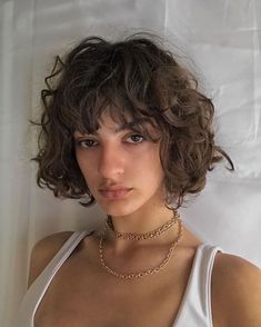 Wavy Perm Short Hair, Curly Hair Fringe, Curly Pixie Hairstyles, Natural Curly Hair Cuts, 얼굴 드로잉, Short Curls, Haircuts For Wavy Hair