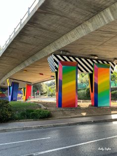 Festival street art à Antibes : oeuvre de Tim Zdey Drawing With Pastels, Instagram Walls, Easy Drawing Ideas For Beginners, New York Street Art, Drawing Ideas For Beginners, Beginners Drawing, Street Installation, Juan Les Pins, Scenery Drawing